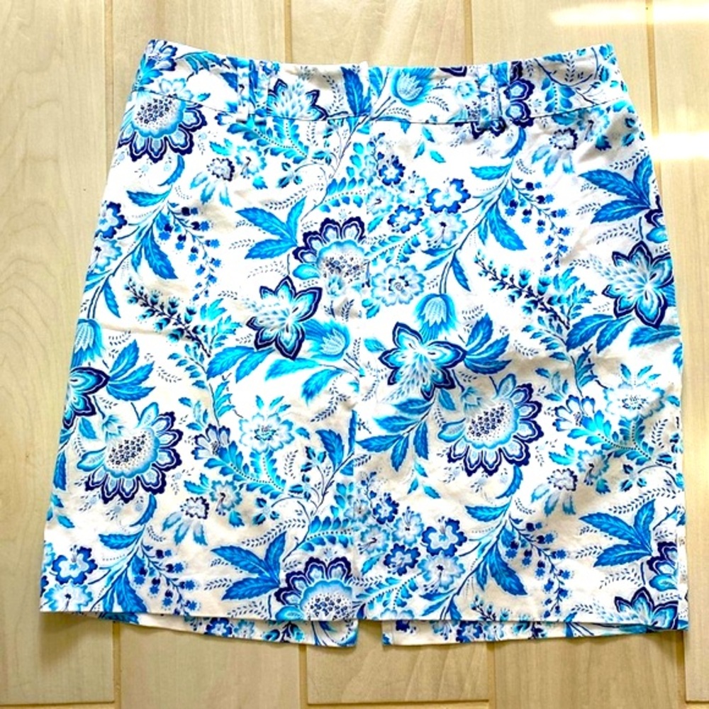 David Loren| White/blue flower print pencil skirt with belt loops & back slit